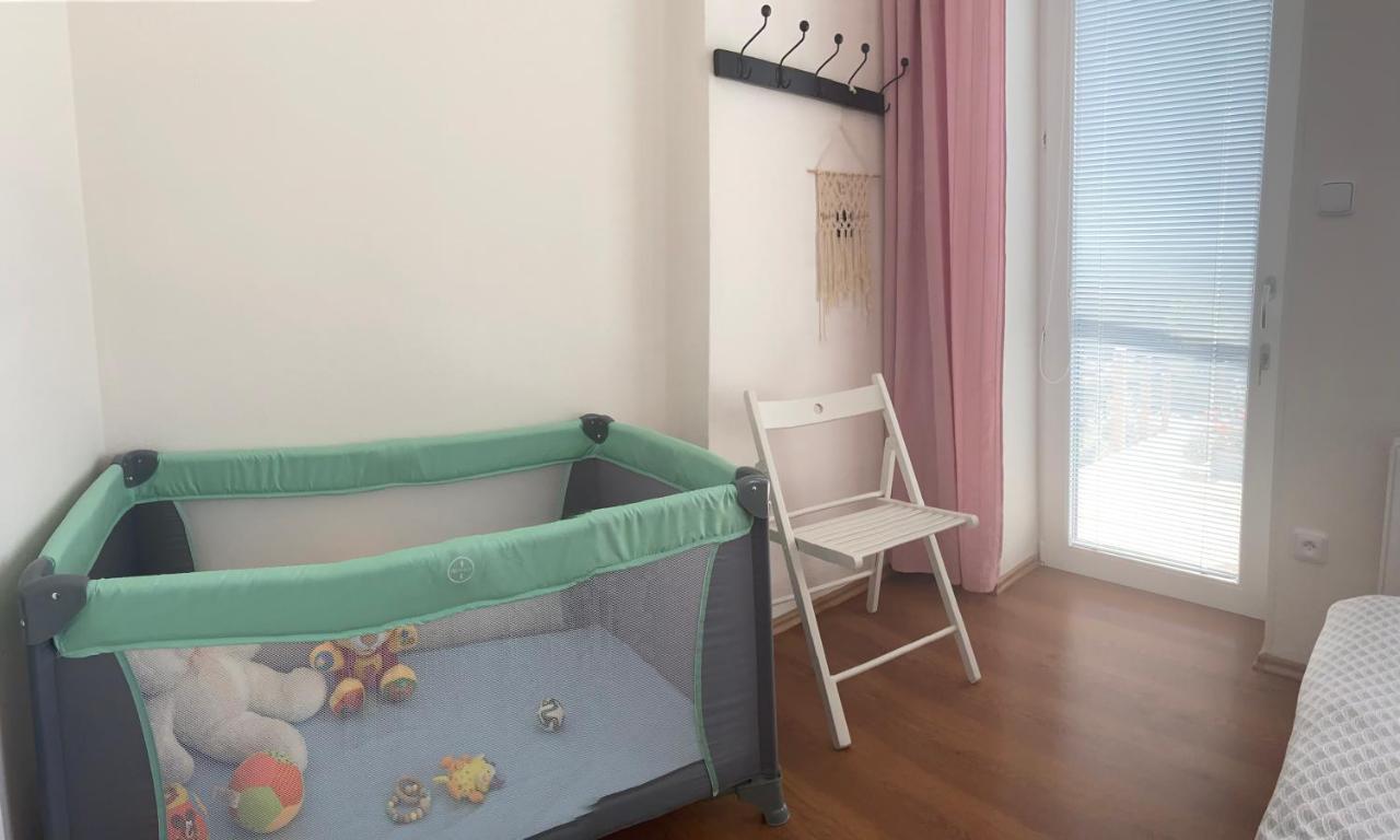 Apartman V Brezi Bagian luar foto