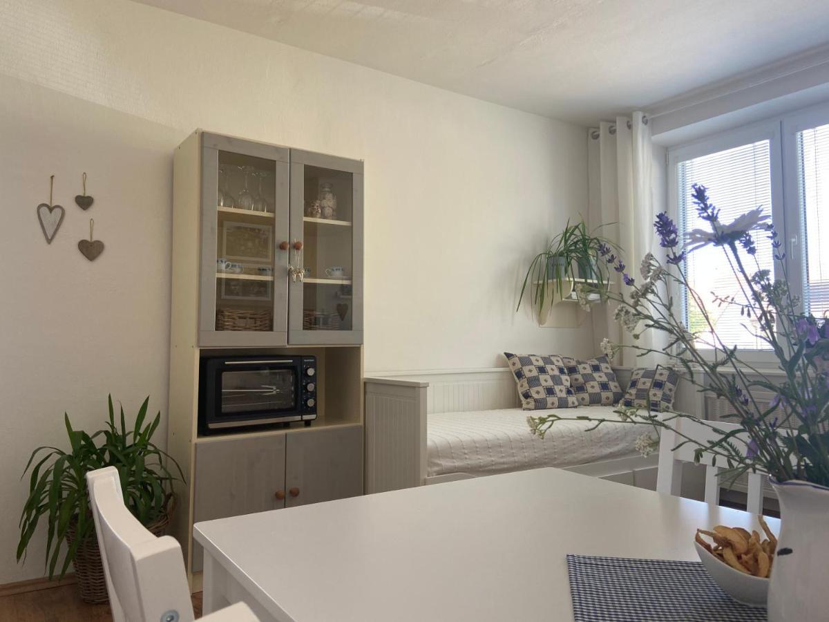 Apartman V Brezi Bagian luar foto